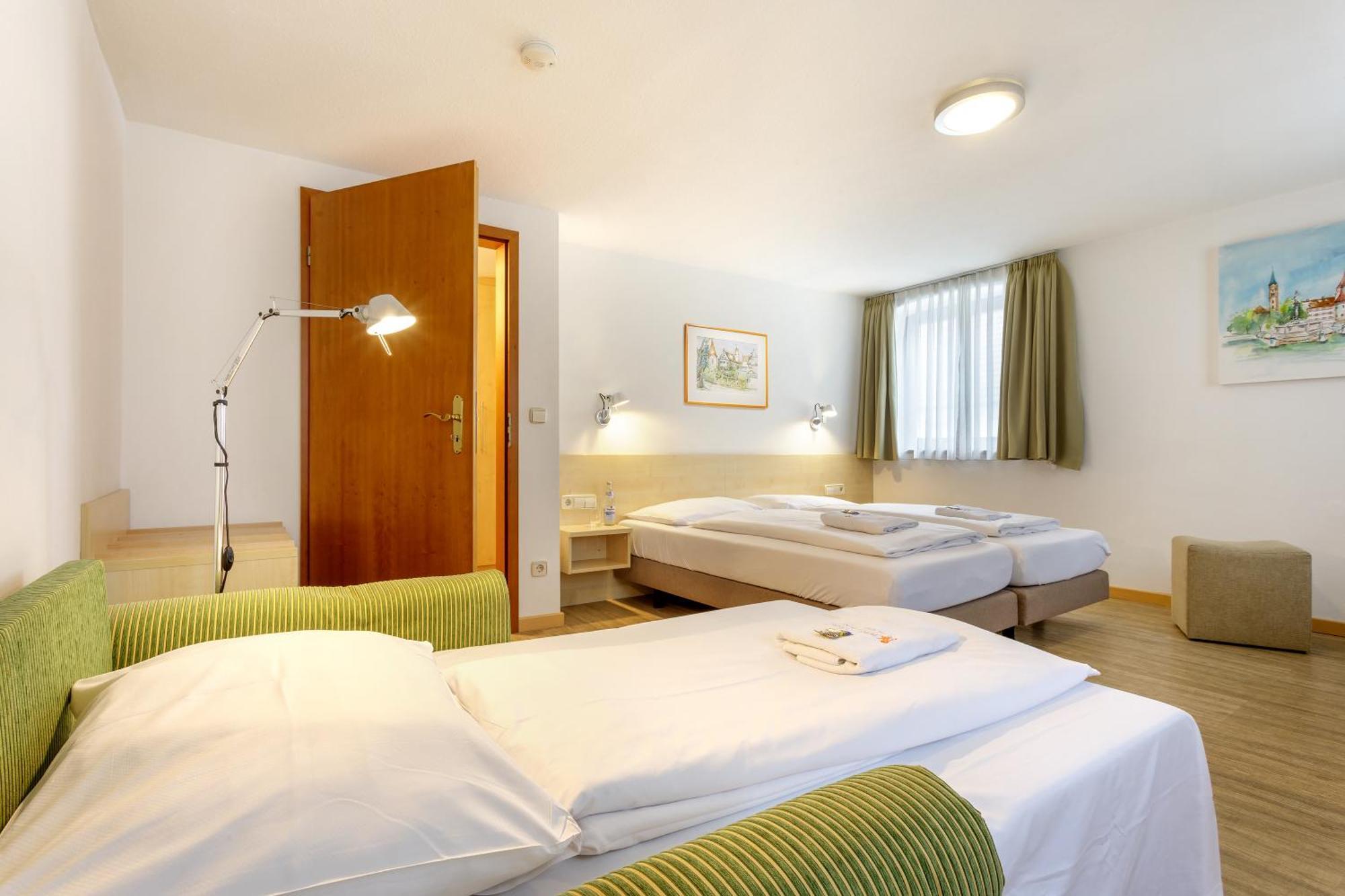 Hotel Zum Loewen Weißenhorn Kültér fotó