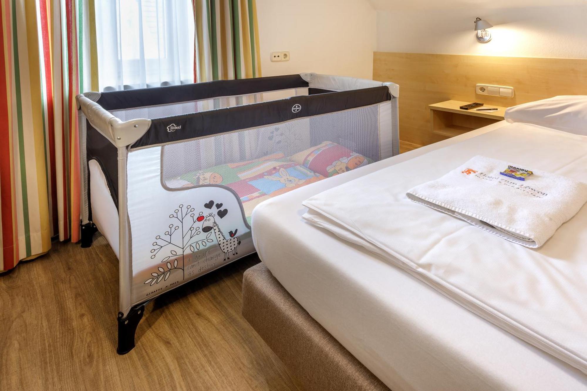 Hotel Zum Loewen Weißenhorn Kültér fotó