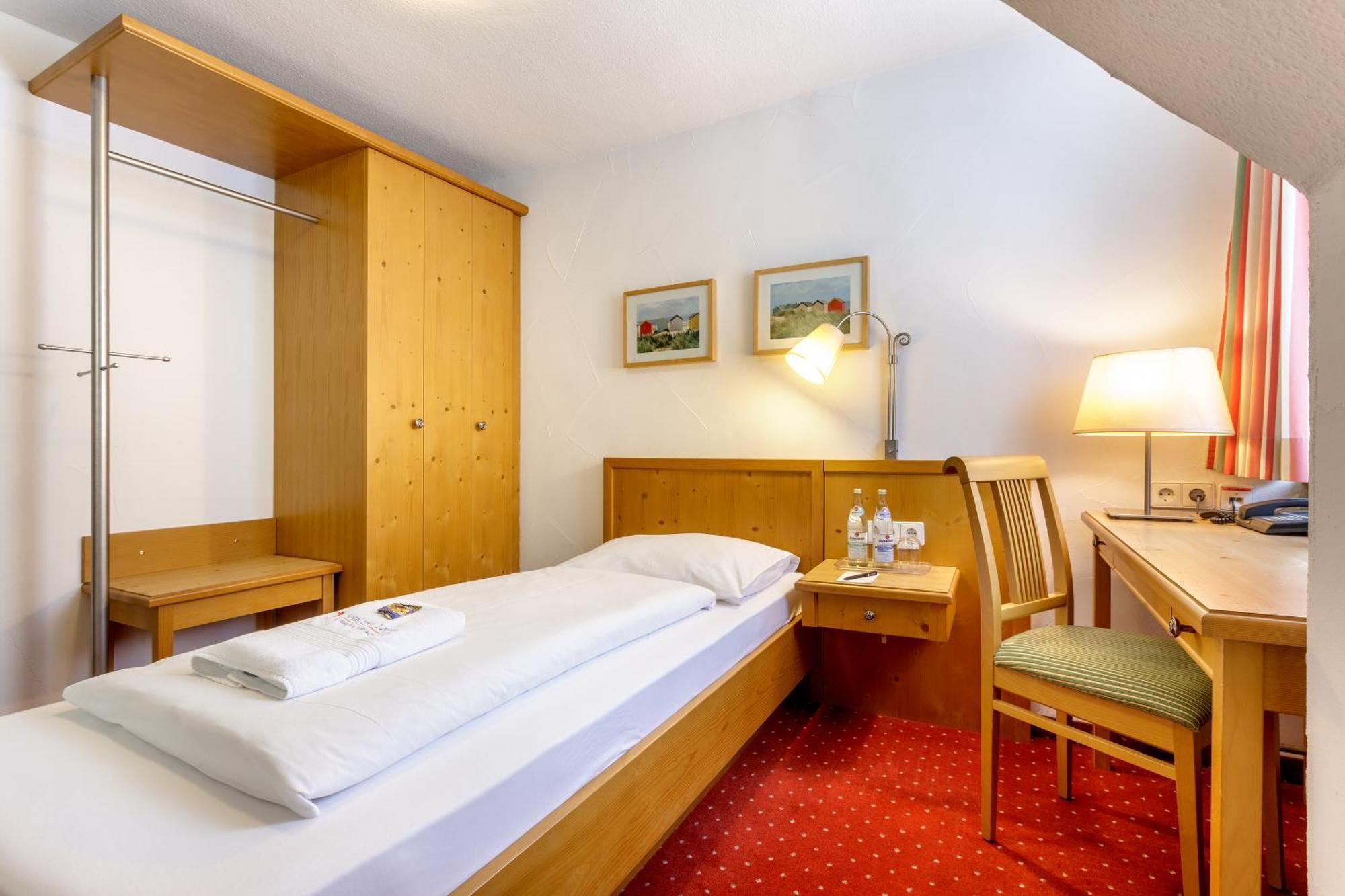 Hotel Zum Loewen Weißenhorn Kültér fotó