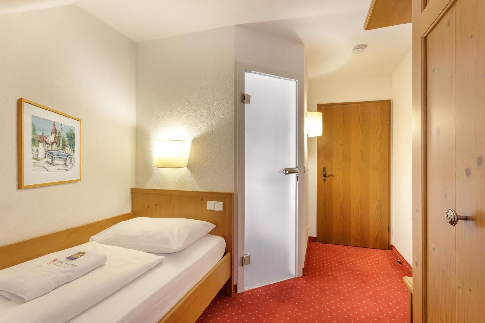 Hotel Zum Loewen Weißenhorn Kültér fotó