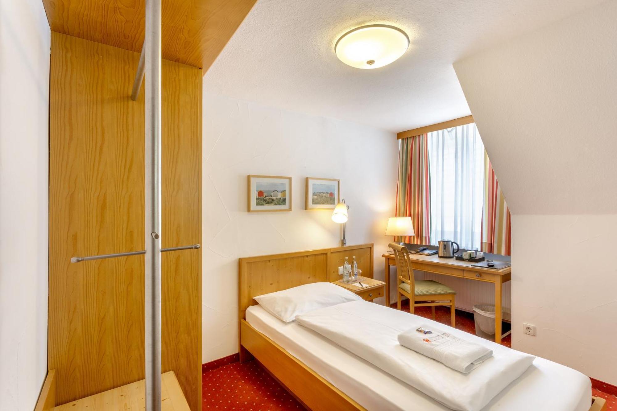 Hotel Zum Loewen Weißenhorn Kültér fotó